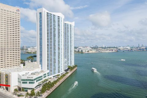 Condominio en Miami, Florida, 1 dormitorio  № 1995231