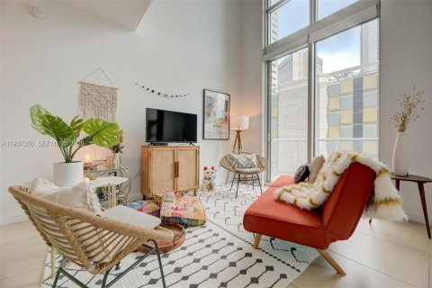 Condominio en alquiler en Miami, Florida, 1 dormitorio, 73.02 m2 № 1995231 - foto 14