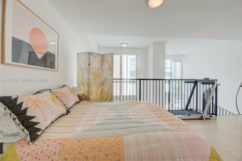 Condominio en alquiler en Miami, Florida, 1 dormitorio, 73.02 m2 № 1995231 - foto 17
