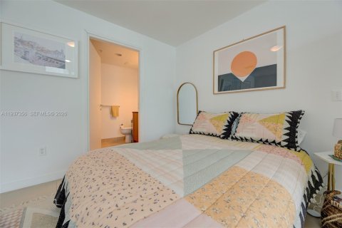 Condominio en alquiler en Miami, Florida, 1 dormitorio, 73.02 m2 № 1995231 - foto 19