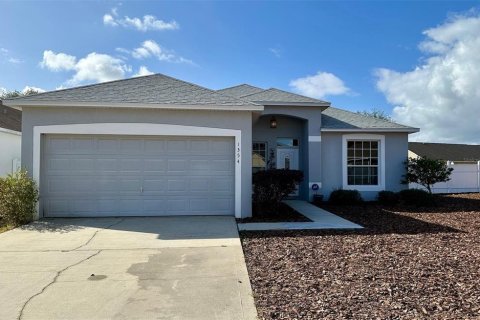 House in Davenport, Florida 5 bedrooms, 169.55 sq.m. № 1797799 - photo 1