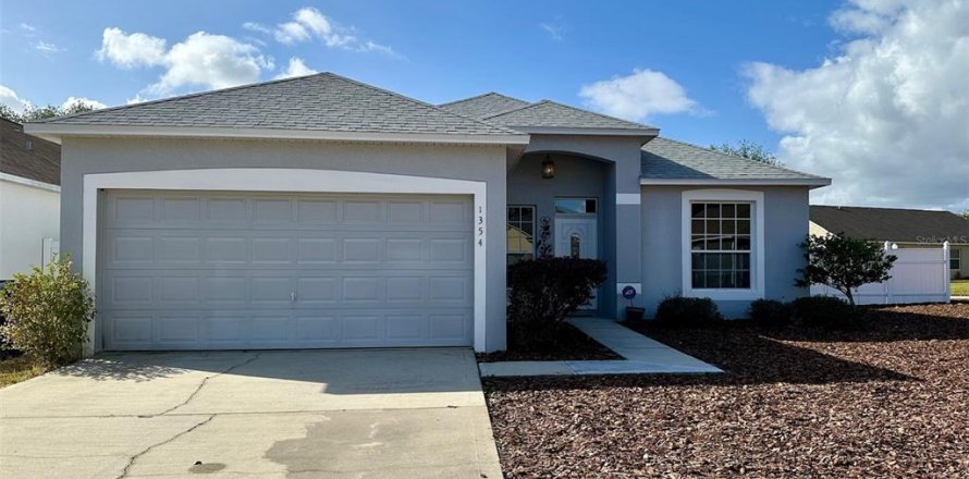 House in Davenport, Florida 5 bedrooms, 169.55 sq.m. № 1797799