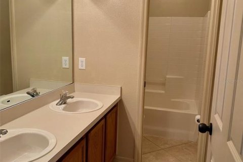 House in Davenport, Florida 5 bedrooms, 169.55 sq.m. № 1797799 - photo 22