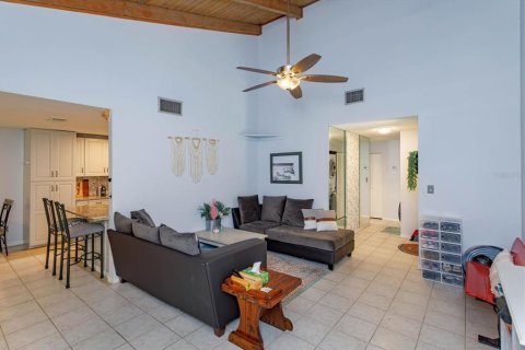 Condominio en venta en Altamonte Springs, Florida, 2 dormitorios, 129.23 m2 № 1746390 - foto 7