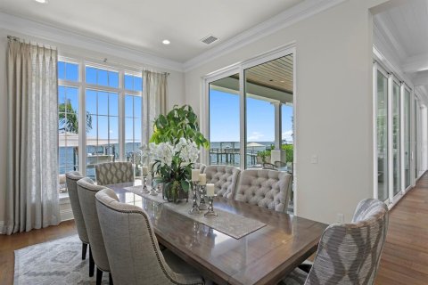 Casa en venta en Tampa, Florida, 6 dormitorios, 610.93 m2 № 1761152 - foto 15