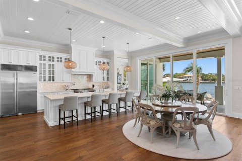 Casa en venta en Tampa, Florida, 6 dormitorios, 610.93 m2 № 1761152 - foto 8