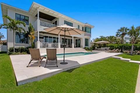 Casa en venta en Tampa, Florida, 6 dormitorios, 610.93 m2 № 1761152 - foto 4
