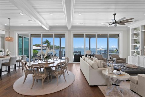 Casa en venta en Tampa, Florida, 6 dormitorios, 610.93 m2 № 1761152 - foto 6