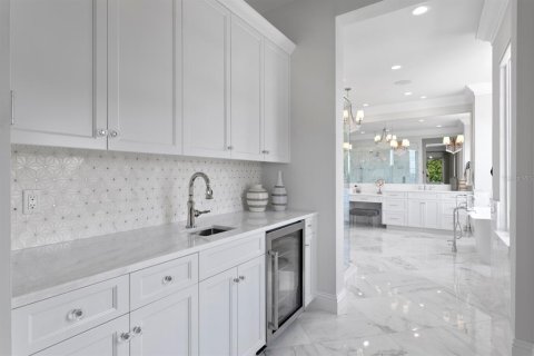 Casa en venta en Tampa, Florida, 6 dormitorios, 610.93 m2 № 1761152 - foto 30