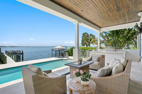 Casa en venta en Tampa, Florida, 6 dormitorios, 610.93 m2 № 1761152 - foto 3