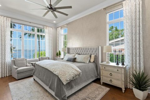 Casa en venta en Tampa, Florida, 6 dormitorios, 610.93 m2 № 1761152 - foto 18