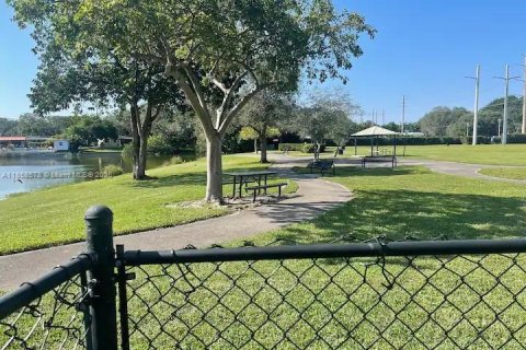 Villa ou maison à louer à Hollywood, Floride: 3 chambres, 122.54 m2 № 1887344 - photo 29
