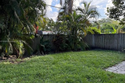 Villa ou maison à louer à Hollywood, Floride: 3 chambres, 122.54 m2 № 1887344 - photo 24