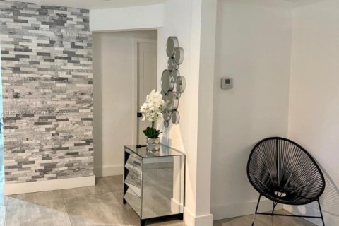 Villa ou maison à louer à Hollywood, Floride: 3 chambres, 122.54 m2 № 1887344 - photo 11