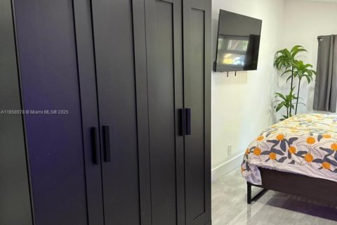 Villa ou maison à louer à Hollywood, Floride: 3 chambres, 122.54 m2 № 1887344 - photo 17