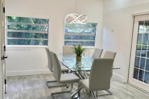 Villa ou maison à louer à Hollywood, Floride: 3 chambres, 122.54 m2 № 1887344 - photo 20