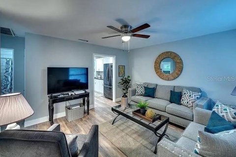 House in Nokomis, Florida 3 bedrooms, 134.71 sq.m. № 2207335 - photo 15