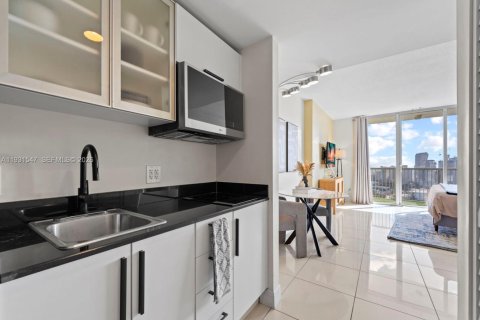 Condo in Miami, Florida № 2054136 - photo 11