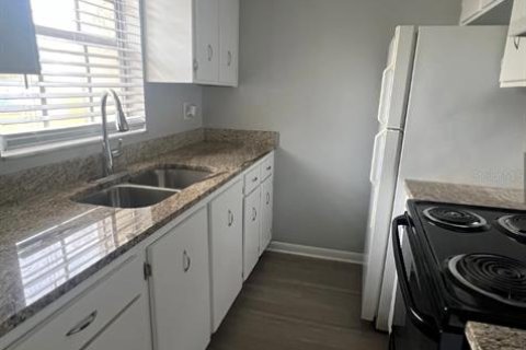 Apartment in Ruskin, Florida 2 bedrooms, 92.9 sq.m. № 2225296 - photo 4