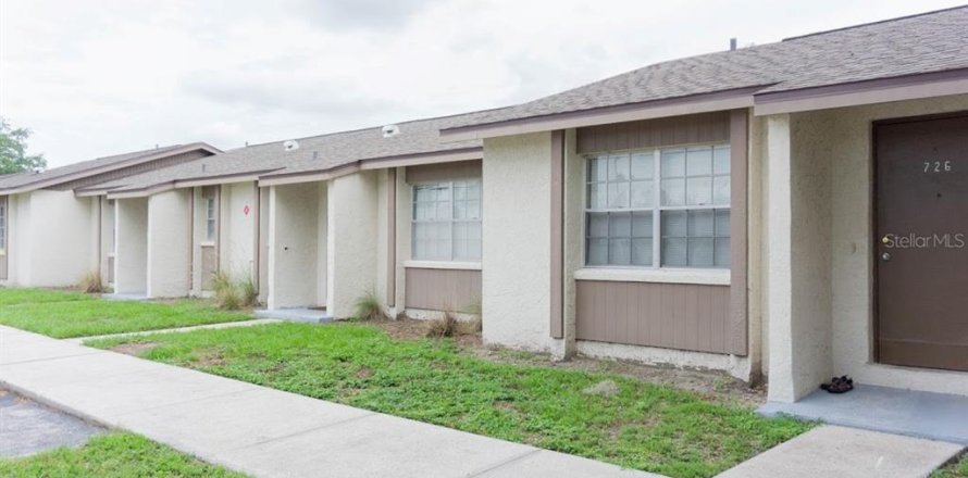 Apartment in Ruskin, Florida 2 bedrooms, 92.9 sq.m. № 2225296