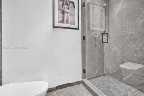 Condo in Miami, Florida № 2251084 - photo 15