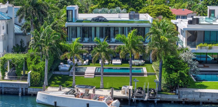 Casa en Miami Beach, Florida 5 dormitorios, 483.09 m2 № 2079379