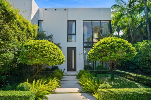 Casa en alquiler en Miami Beach, Florida, 5 dormitorios, 483.09 m2 № 2079379 - foto 17