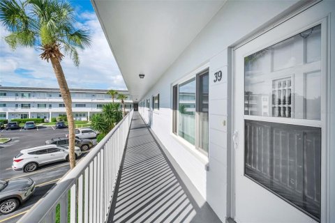 Copropriété à vendre à Clearwater, Floride: 2 chambres, 130.06 m2 № 2091694 - photo 6