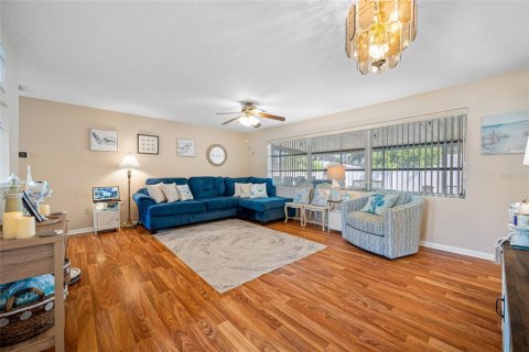 Villa ou maison à vendre à Largo, Floride: 3 chambres, 116.5 m2 № 1913463 - photo 9