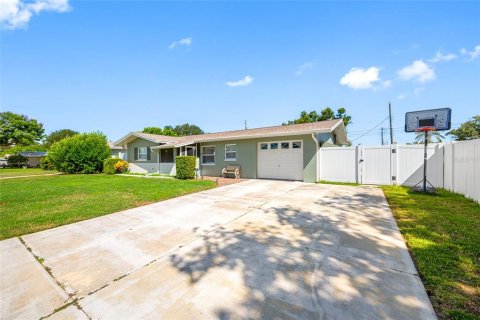 Villa ou maison à vendre à Largo, Floride: 3 chambres, 116.5 m2 № 1913463 - photo 3