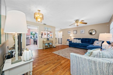 Villa ou maison à vendre à Largo, Floride: 3 chambres, 116.5 m2 № 1913463 - photo 10