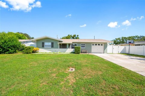 Villa ou maison à vendre à Largo, Floride: 3 chambres, 116.5 m2 № 1913463 - photo 1