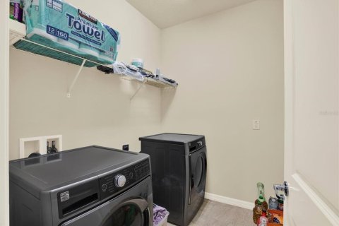 Casa en alquiler en Lutz, Florida, 4 dormitorios, 295.99 m2 № 1919757 - foto 14
