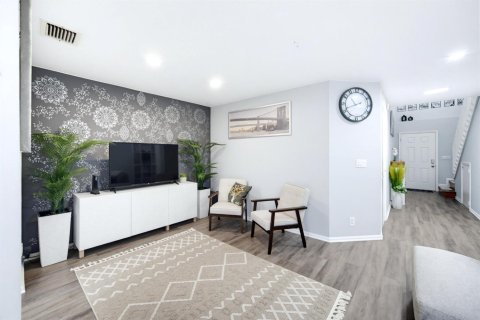 Townhouse in Deerfield Beach, Florida 2 bedrooms, 120.77 sq.m. № 2399964 - photo 5
