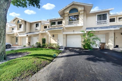 Townhouse in Deerfield Beach, Florida 2 bedrooms, 120.77 sq.m. № 2399964