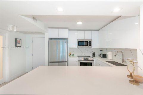 Copropriété à vendre à Miami Beach, Floride: 1 chambre, 89.19 m2 № 2016327 - photo 17