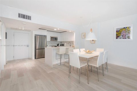 Copropriété à vendre à Miami Beach, Floride: 1 chambre, 89.19 m2 № 2016327 - photo 15