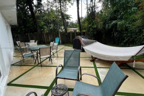 Casa en alquiler en Biscayne Park, Florida, 3 dormitorios № 1997154 - foto 3