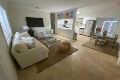 Casa en alquiler en Biscayne Park, Florida, 3 dormitorios № 1997154 - foto 11