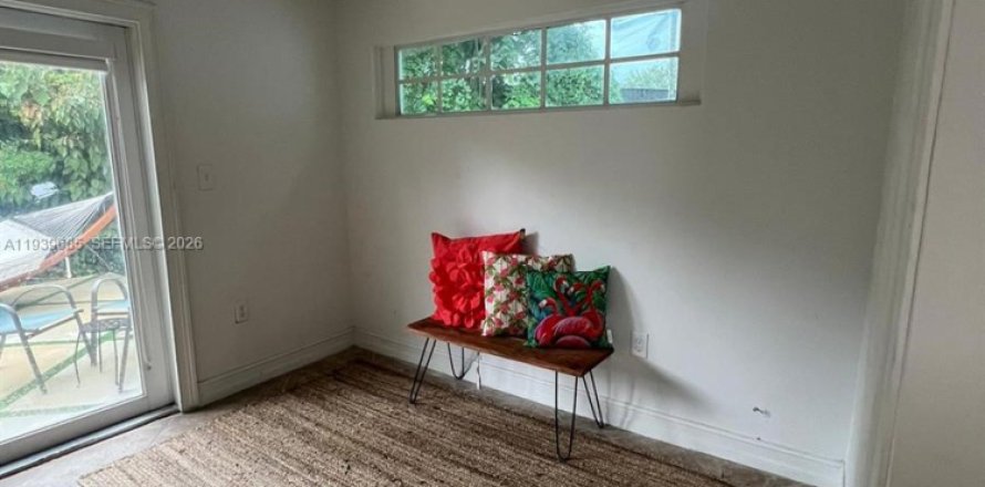 Casa en Biscayne Park, Florida 3 dormitorios № 1997154