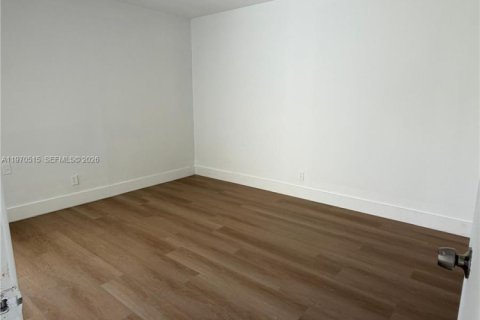 Condominio en venta en Miramar, Florida, 2 dormitorios, 76.18 m2 № 2033786 - foto 5