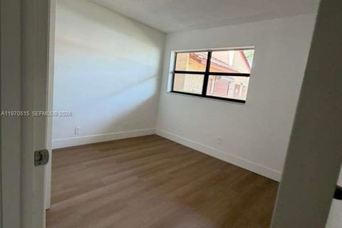 Condominio en venta en Miramar, Florida, 2 dormitorios, 76.18 m2 № 2033786 - foto 13