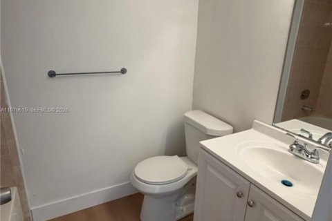 Condominio en venta en Miramar, Florida, 2 dormitorios, 76.18 m2 № 2033786 - foto 15
