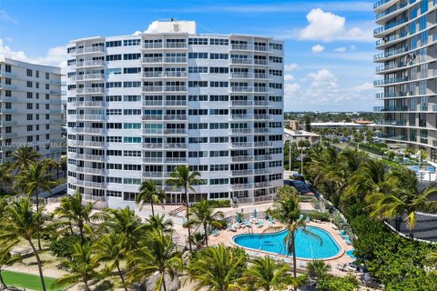 Condominio en venta en Pompano Beach, Florida, 2 dormitorios, 74.32 m2 № 2071291 - foto 30