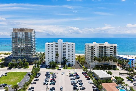 Condominio en venta en Pompano Beach, Florida, 2 dormitorios, 74.32 m2 № 2071291 - foto 2