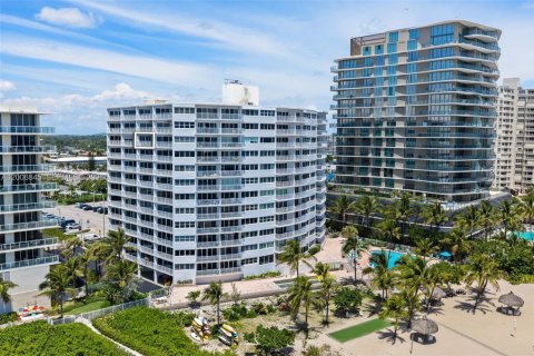 Condominio en Pompano Beach, Florida, 2 dormitorios  № 2071291
