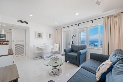 Condominio en venta en Pompano Beach, Florida, 2 dormitorios, 74.32 m2 № 2071291 - foto 8