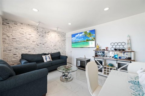 Condominio en venta en Pompano Beach, Florida, 2 dormitorios, 74.32 m2 № 2071291 - foto 7