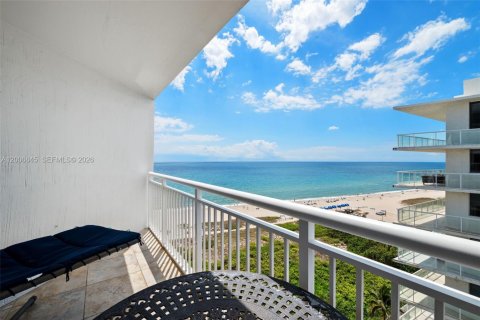 Condominio en venta en Pompano Beach, Florida, 2 dormitorios, 74.32 m2 № 2071291 - foto 19
