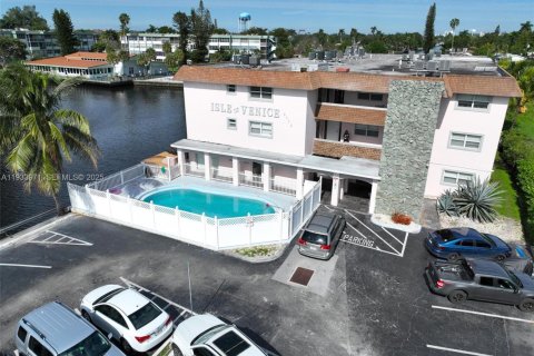 Condominio en alquiler en Hollywood, Florida, 2 dormitorios, 75.81 m2 № 1992255 - foto 17